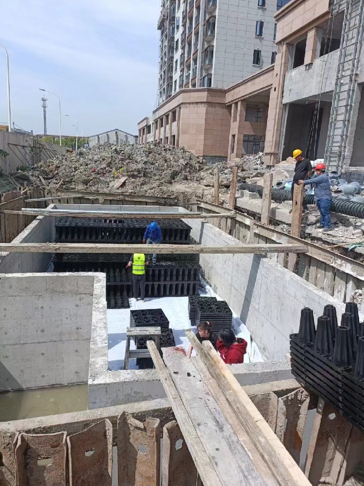 室外雨水收設備安裝現場